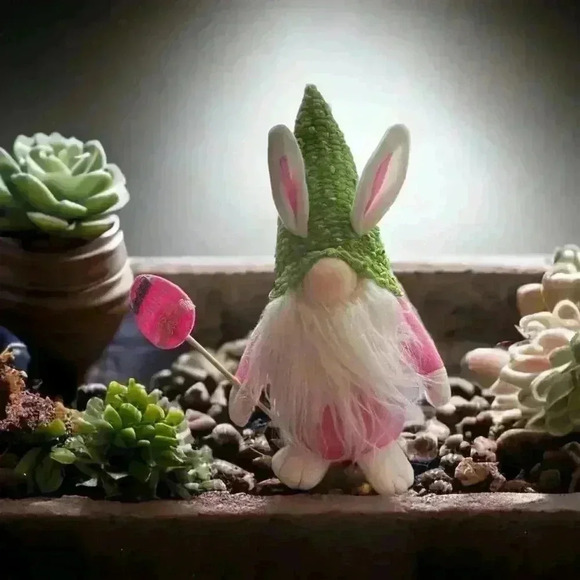 Adorable gnome-themes Easter decor.  Three gnomes and a 9 by 12 garden flag - Picture 7 of 10